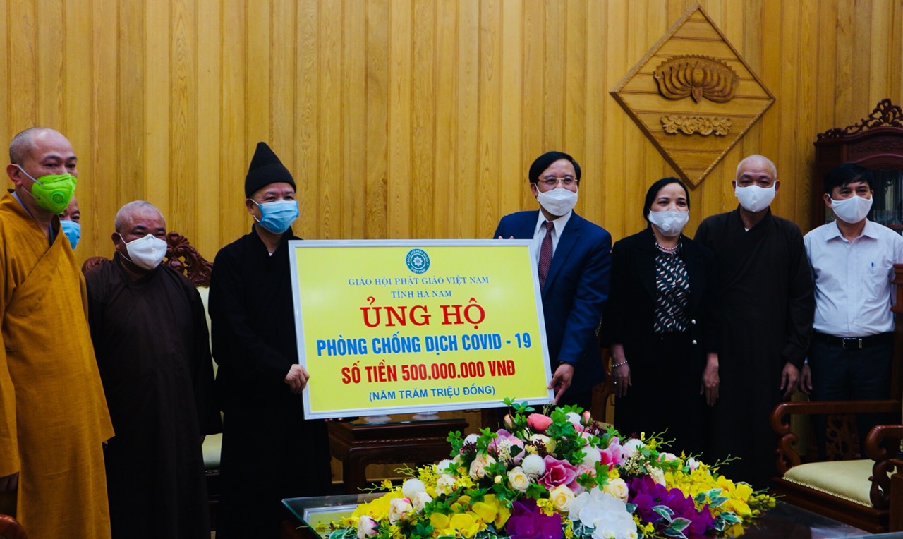 Ban Trị sự GHPGVN tỉnh Hà Nam ủng hộ công tác phòng, chống dịch Covid-19